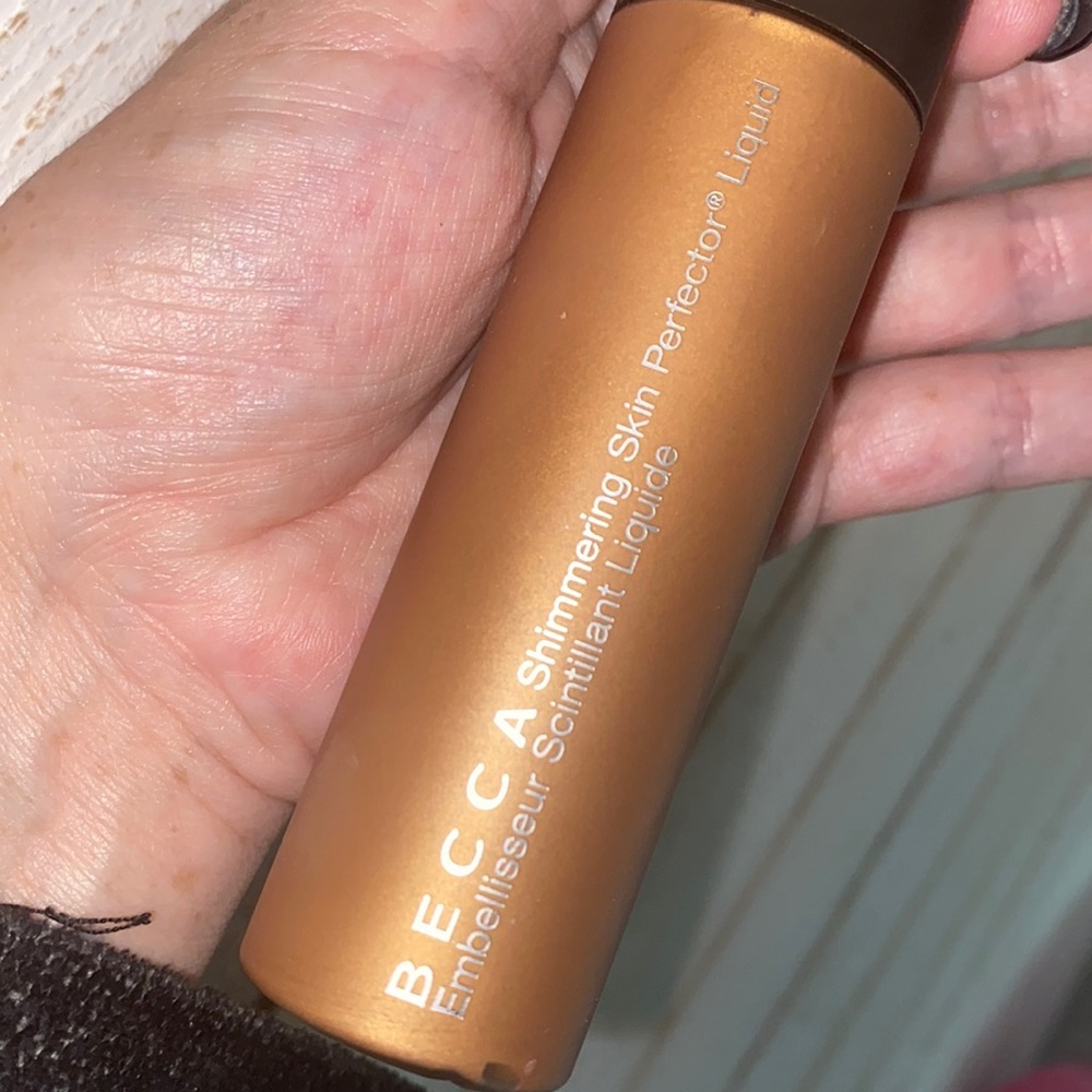 Becca shimmering skin perfector liquid in topaz